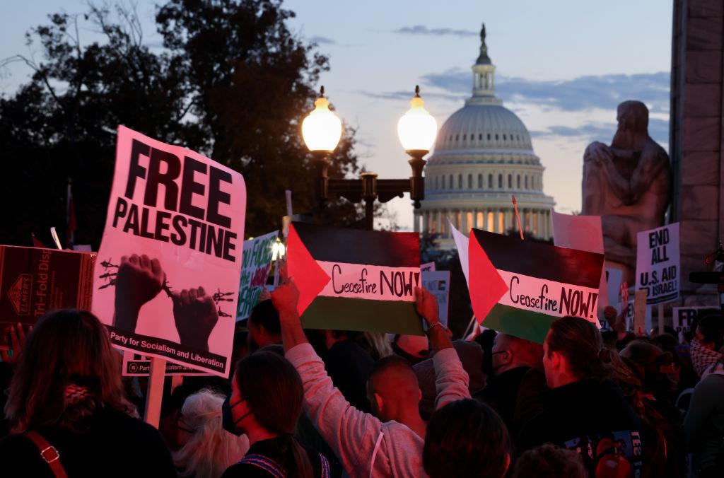 Biden Threatens Visa Sanctions for 'Extremists' who Attack Palestinians