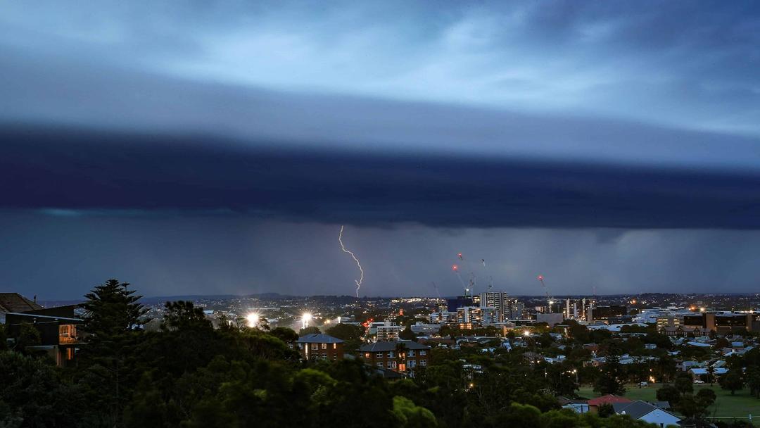 Australia: Storms Leave Thousands Without Power in New South Wales