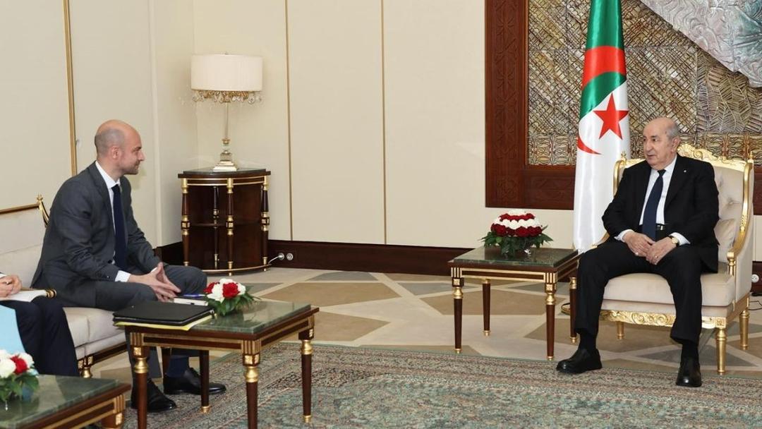 France and Algeria Expel Diplomats in Escalating Crisis
