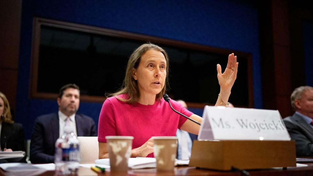 23andMe Founder Wojcicki Wins $305M Bankruptcy Auction