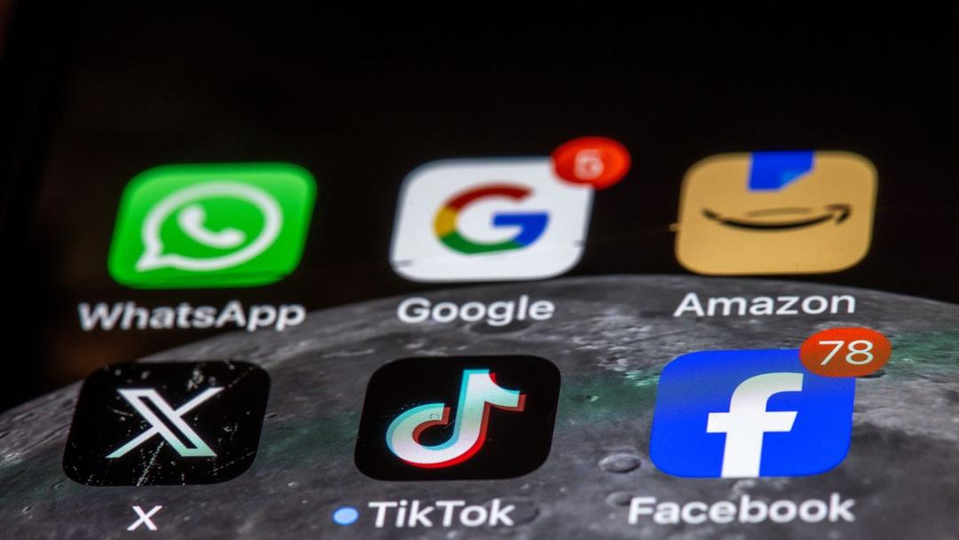 Report: Social Media Overtakes TV as Top US News Source