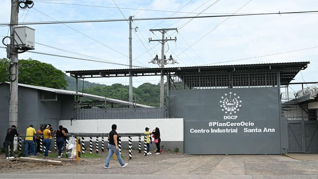 Abrego Garcia Reports Alleged Torture in El Salvador Prison