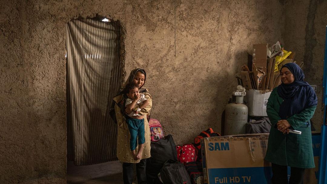 Iran Deports Nearly 450K Afghans Amid Regional Crisis