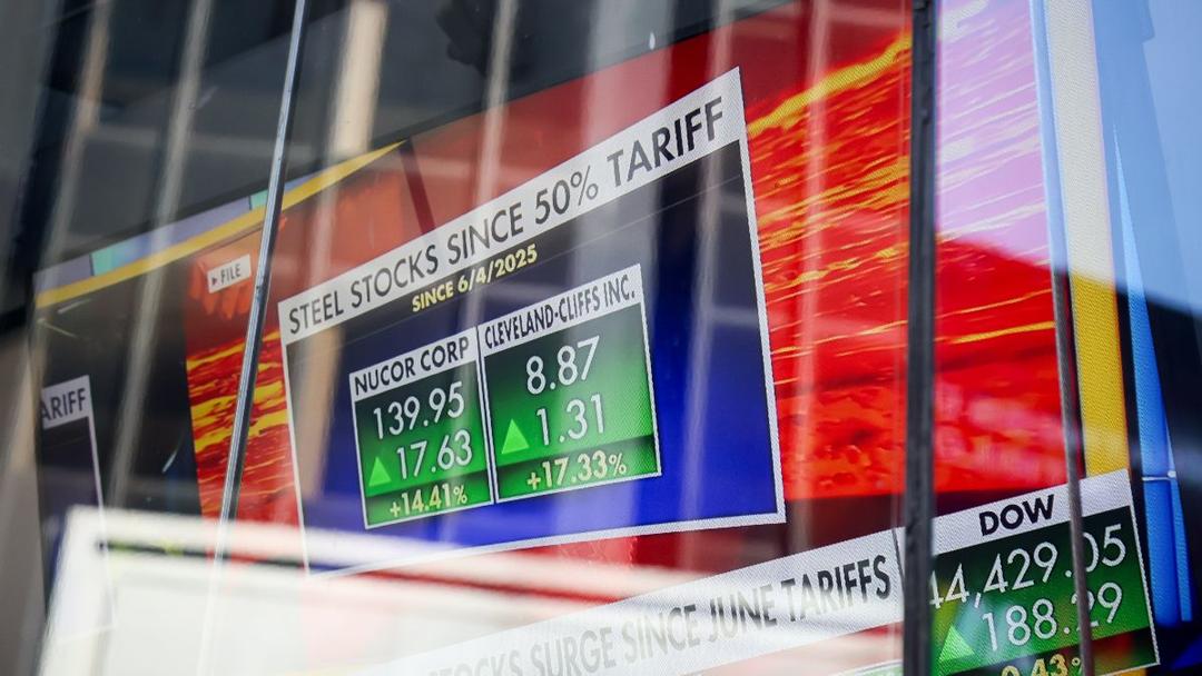US Tariff Revenue Hits Historic $100B Mark in Fiscal 2025
