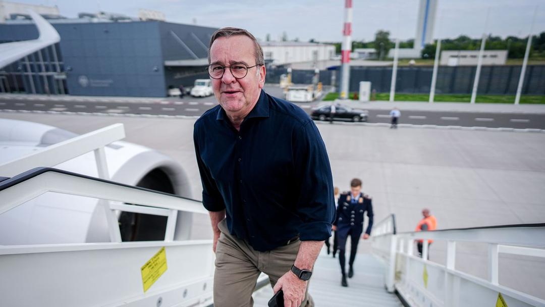 German Defense Chief Seeks Clarity on Ukraine Aid in US Talks