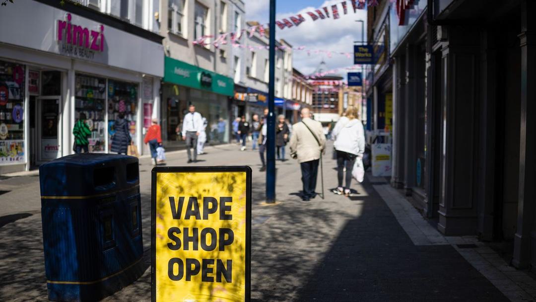 Australian Teen Vaping Rates Drop After Government Ban