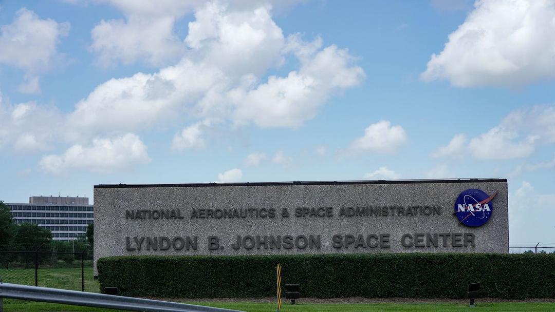 NASA Staff Protest Budget Cuts as Trump Reviews Musk Contracts
