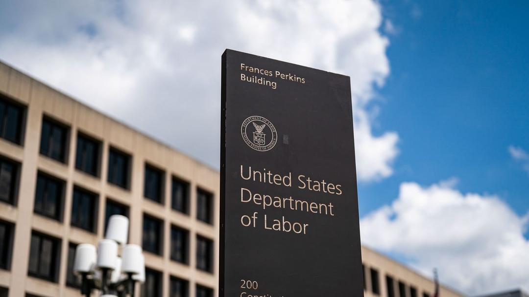 US Inflation Holds Steady, Core Prices Increase