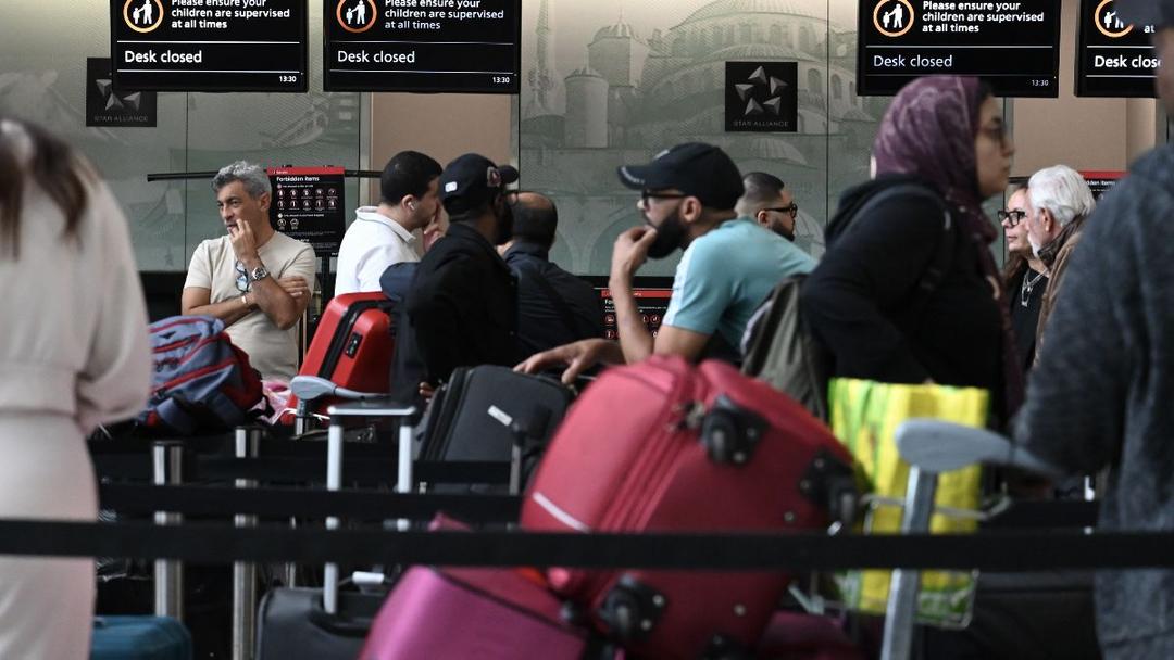 Man Arrested in UK Over European Airport Cyberattacks