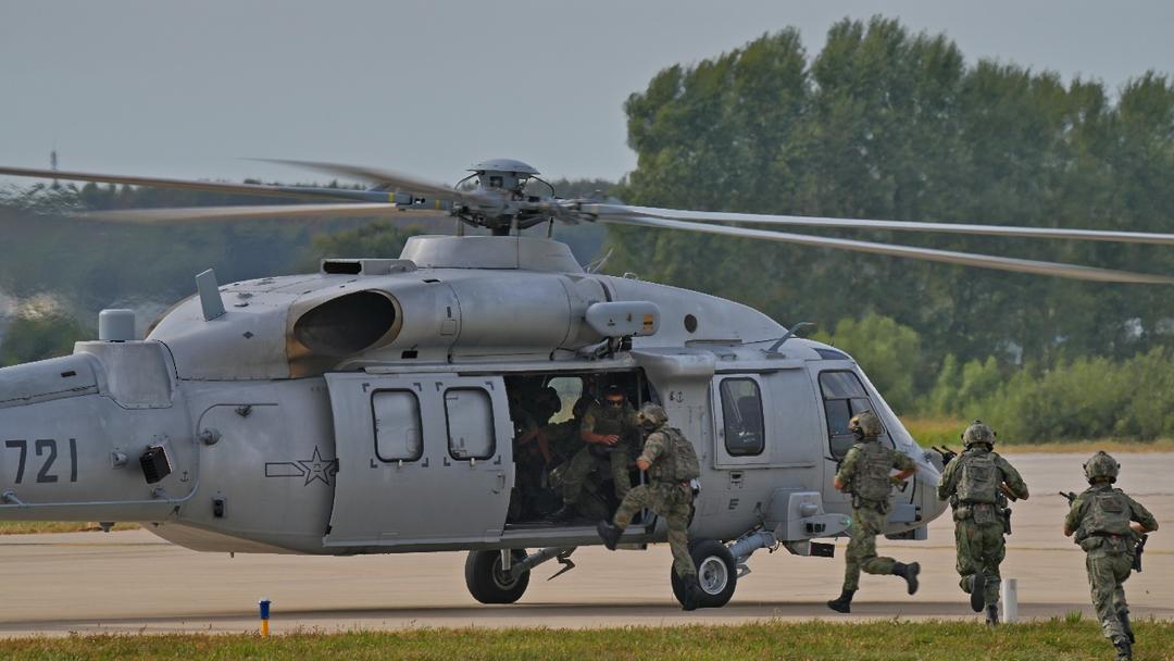 Report: Leaked Files Detail $210M Russia-China Arms Deal, Airborne Cooperation