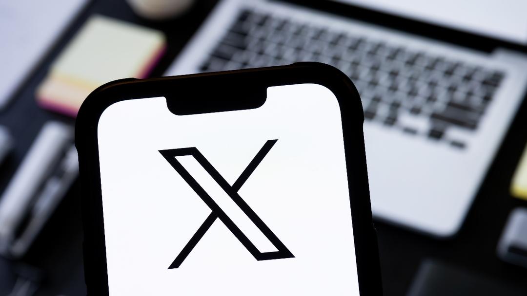 X Temporarily Pulls New Account Location Feature