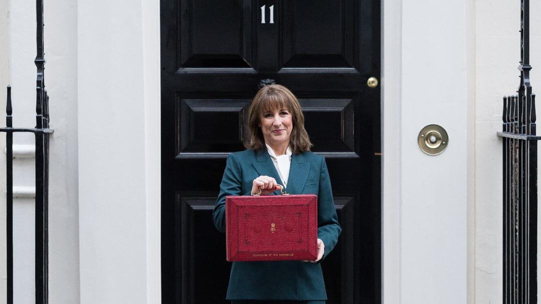 UK: Chancellor Reeves Raises £26B in Taxes at 2025 Budget