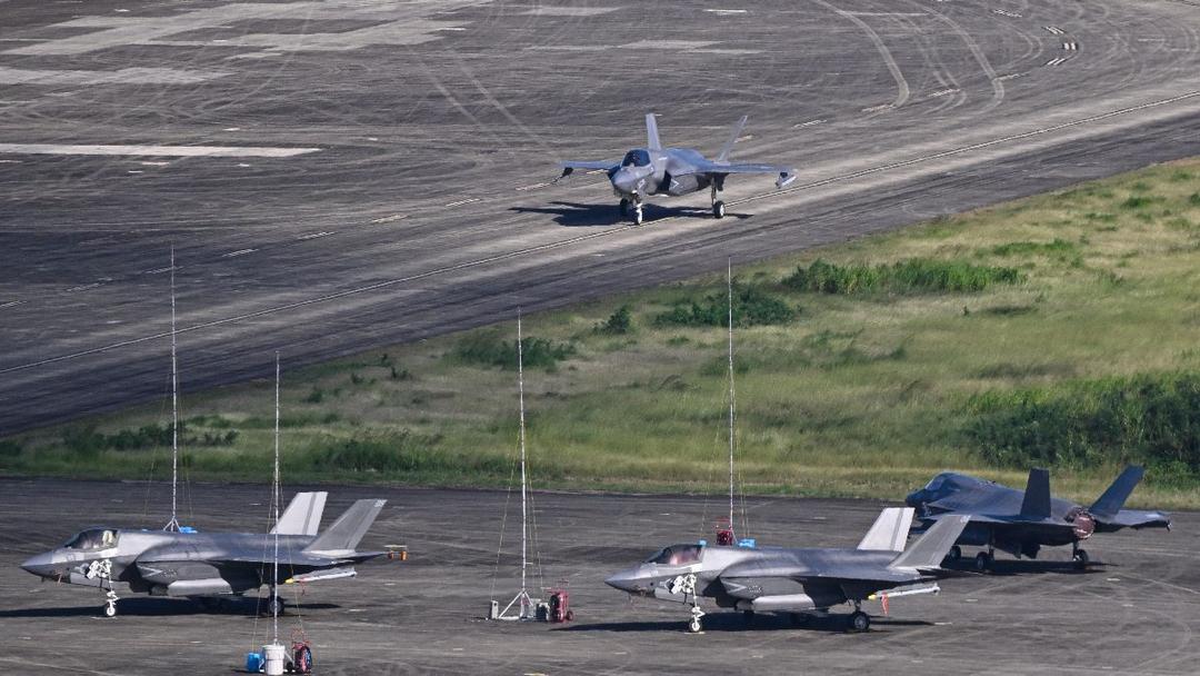 US Boosts Caribbean Firepower as Trump Hints at Strikes in Venezuela
