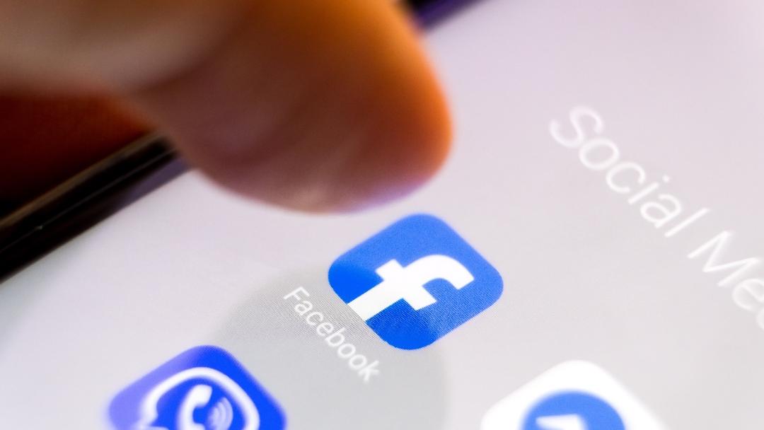 Facebook Tests Limiting External Links for Non-Verified Accounts