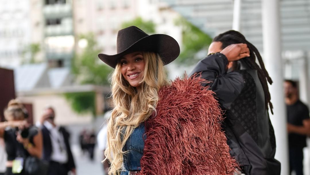 Beyoncé Becomes Fifth Musician Billionaire