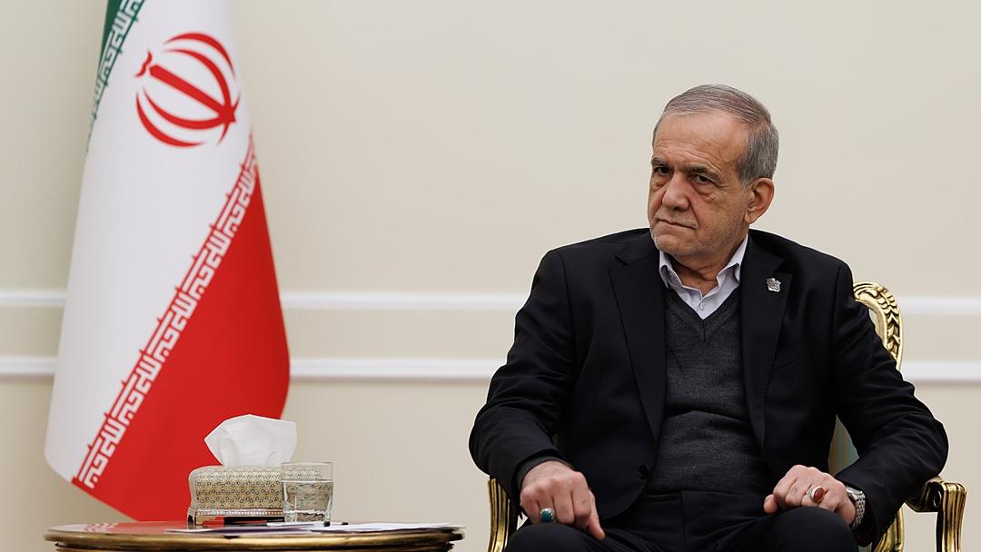 Iran President Orders Dialogue as Currency Crisis Sparks Protests