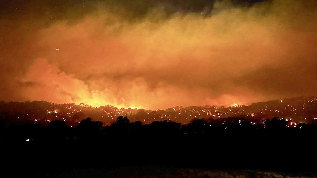 Australia Wildfires Burn 865K Acres, Destroy 300 Buildings