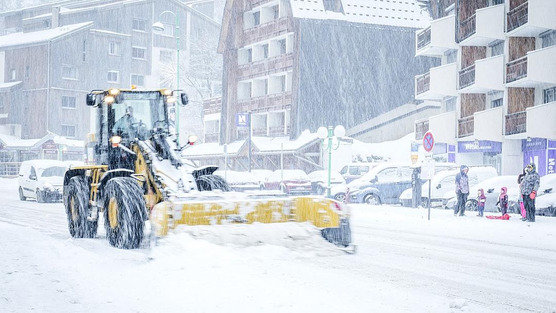 France: At Least Six Skiers Killed in Avalanches