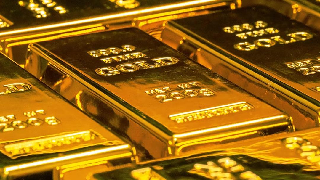 Gold Surges Past $5,000 as Silver Tops $100 Per Ounce