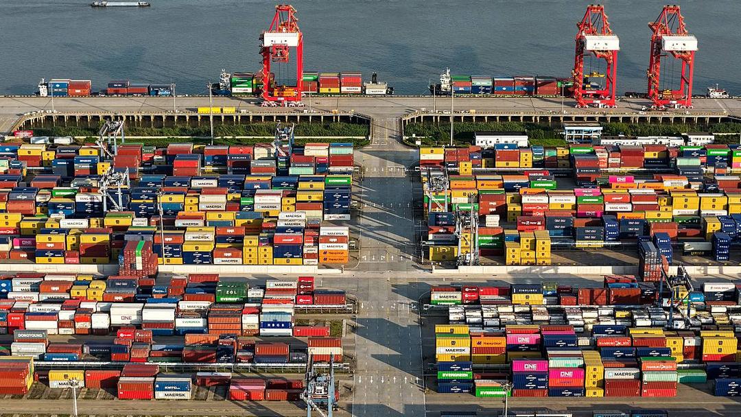 US Goods Trade Deficit Hits Record $1.24 Trillion