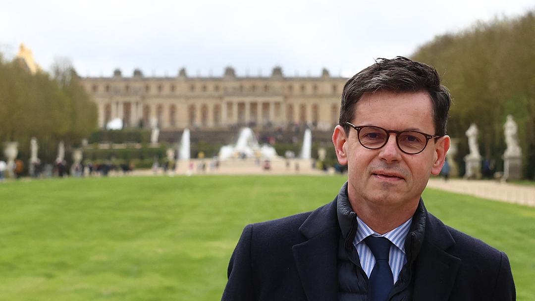 France Appoints New Louvre Head Following Resignation