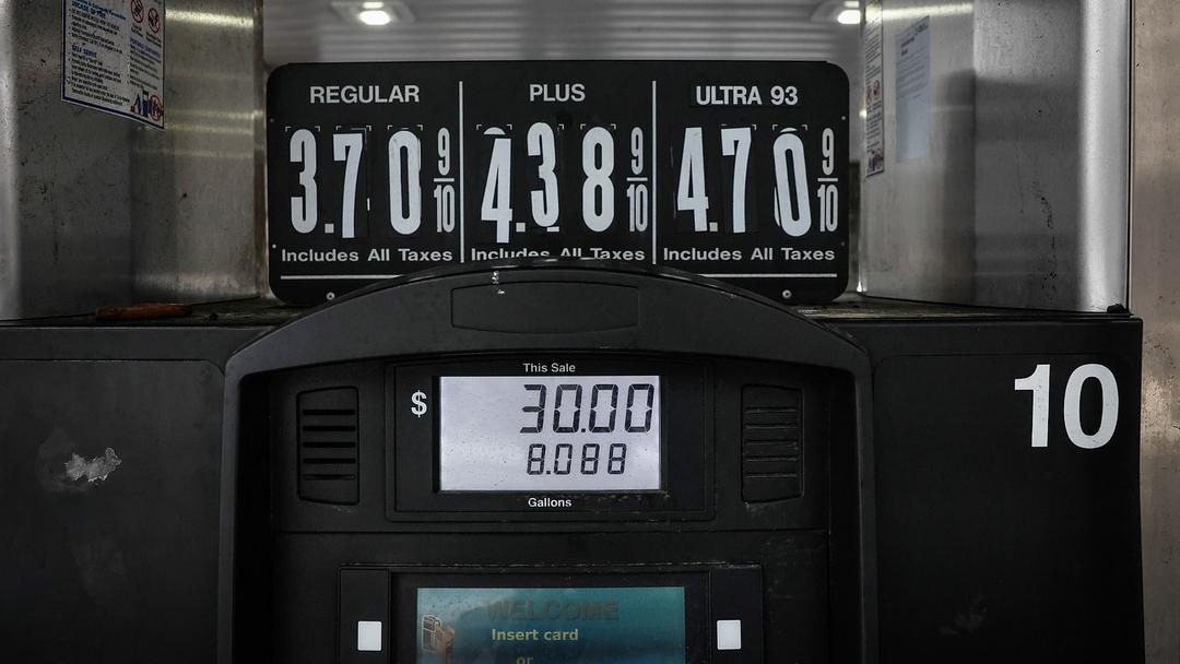 US Gas Prices Surge as Hormuz Strait Blockade Halts Flow