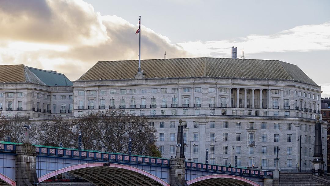 UK: MI5 Pays Compensation to Woman Abused by Neo-Nazi Informant