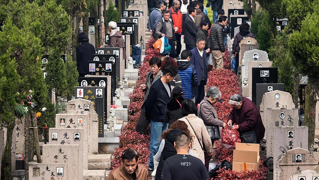 China Bans 'Bone-Ash Apartments' for Cremated Remains
