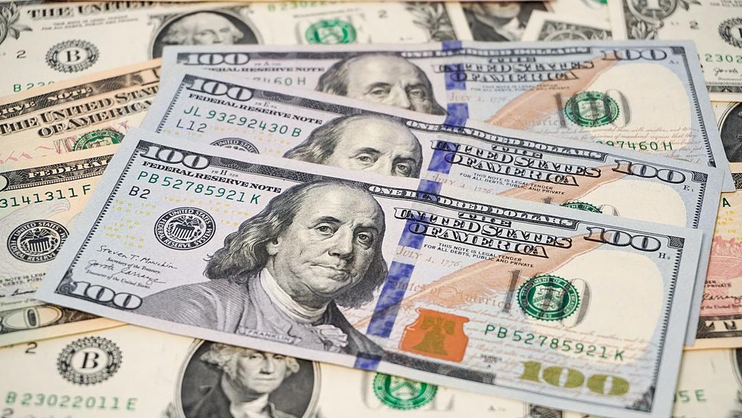 US Services Sector Slows Amid Iran War