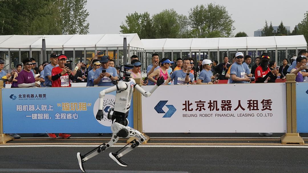 Robot Beats Human Half-Marathon Record in Beijing