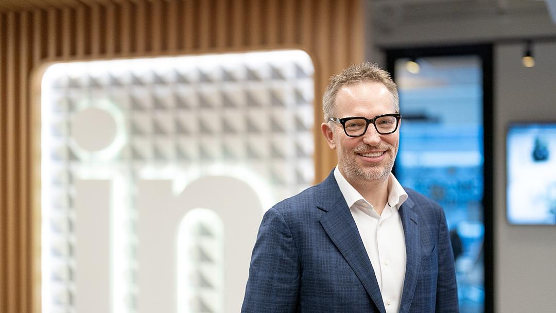 LinkedIn Announces Change in CEO