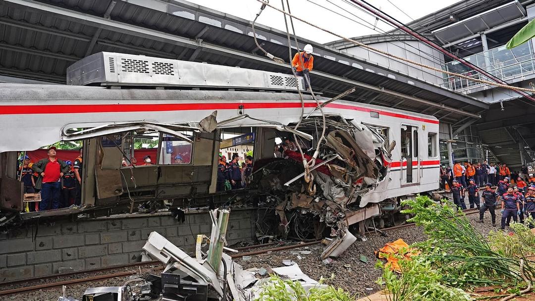 Jakarta Train Crash Kills 15, Injures Over 80
