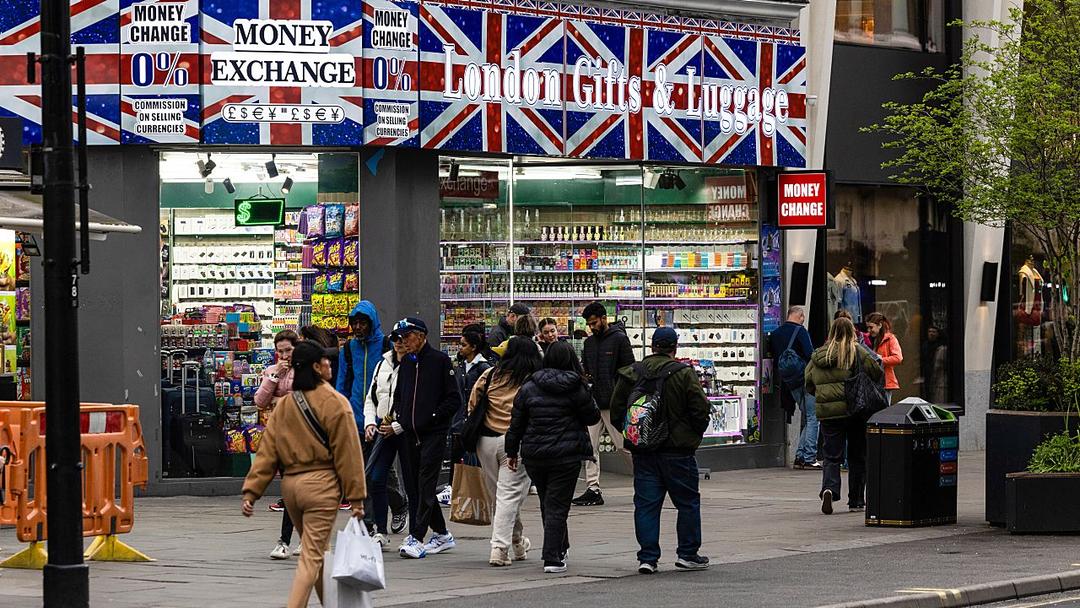 UK Leads G7 Growth, Says ONS