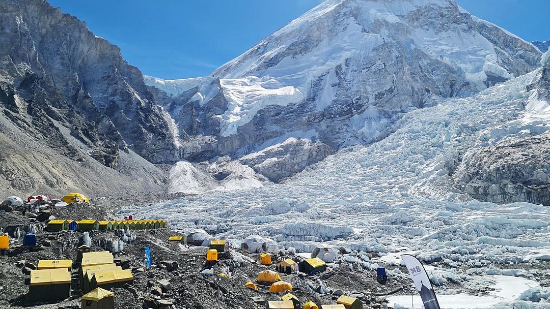 Two Nepali Mountaineers Break Everest Records on Same Day