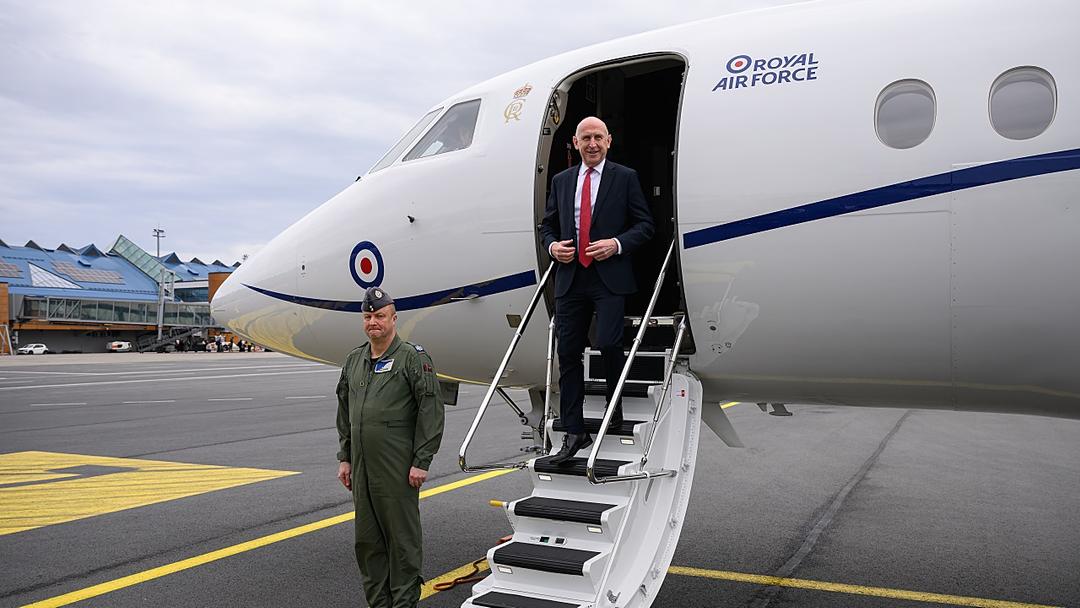 Russia Allegedly Jams GPS on UK Defense Chief's Military Flight