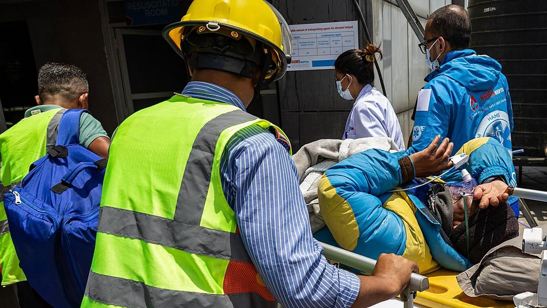 Sherpa Found Alive After 6 Days Lost on Everest