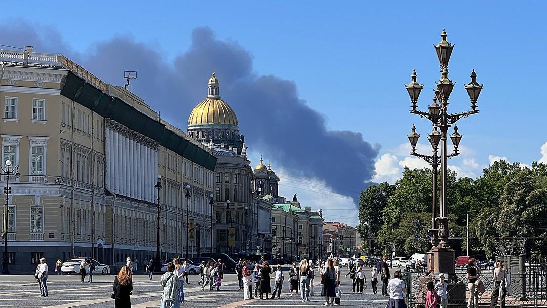 Ukraine Launches Large-Scale Drone Attack on St. Petersburg