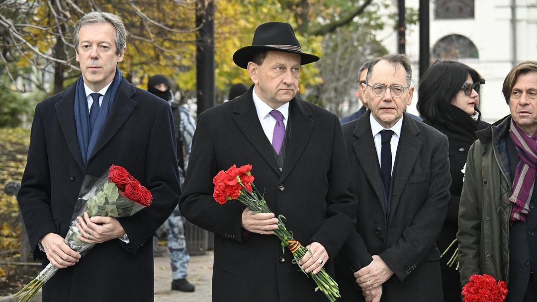 French, German, UK Envoys Hold Talks in Russia