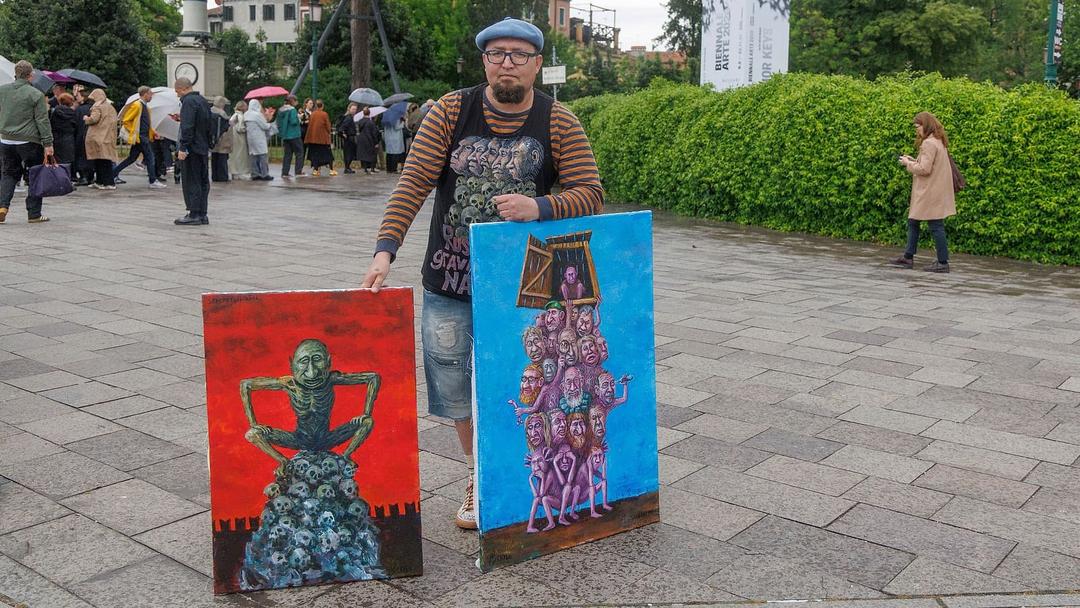 Russian Anti-Putin Artist Shot Dead in Poland
