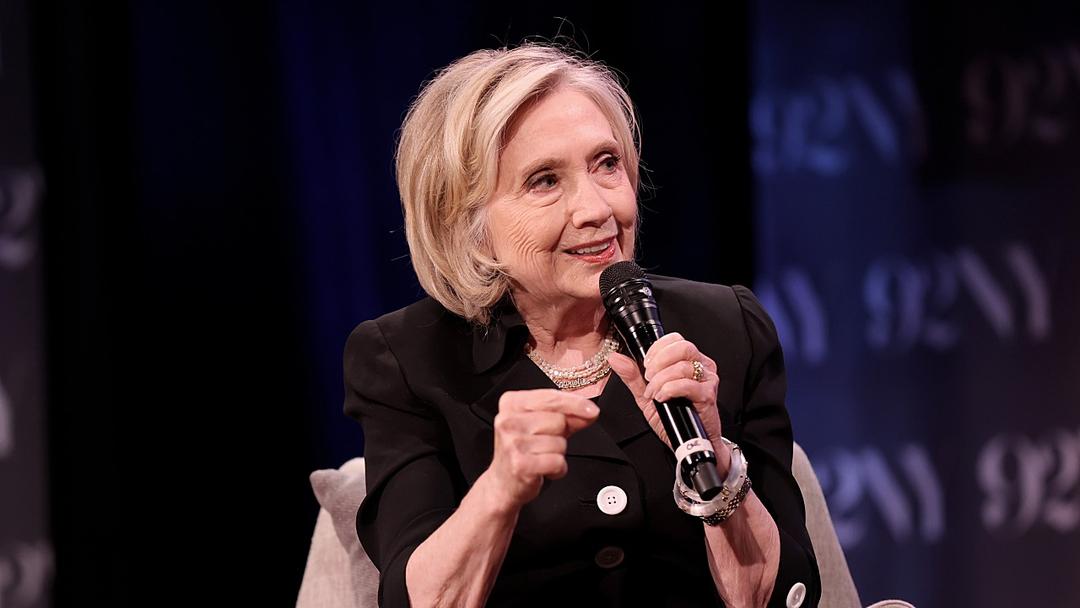 Clinton Calls Biden's 2024 Reelection Bid a 'Terrible Mistake'