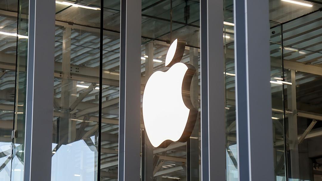 Apple Warns Price Hikes Unavoidable Amid AI Chip Surge