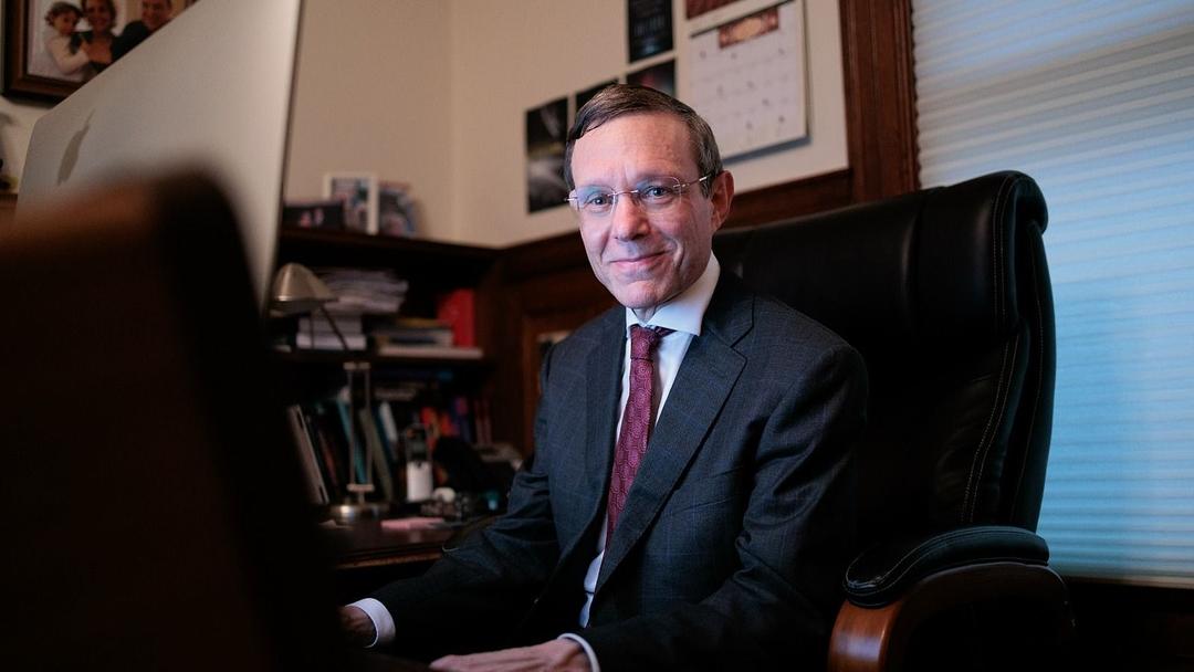 White House Taps Harvard's Loeb to Lead UAP Council