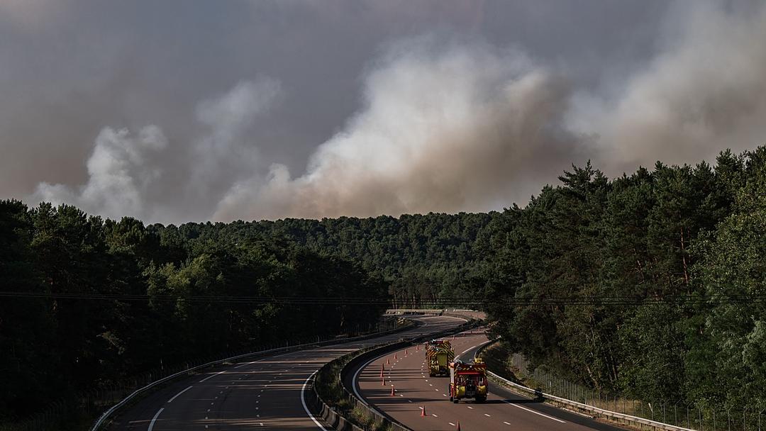 Wildfire Near Paris Triggers Evacuations