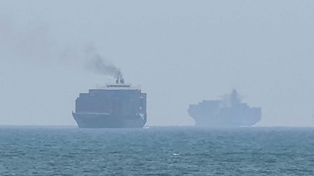 Trump Declares the US the 'Guardian' of the Strait of Hormuz