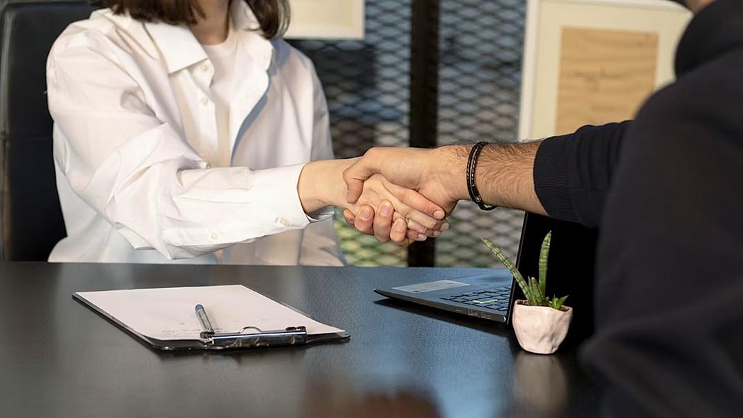Study: Men Leverage Job Offers for Pay Raises More Than Women