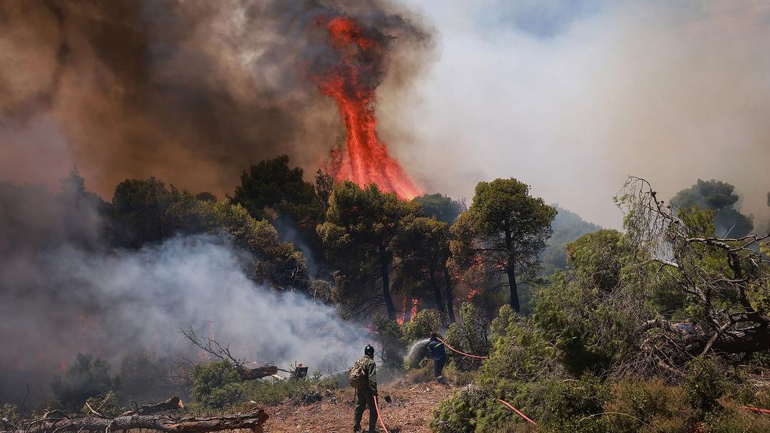 Firefighting Helicopters Collide Over Greek Wildfire, 2 Dead