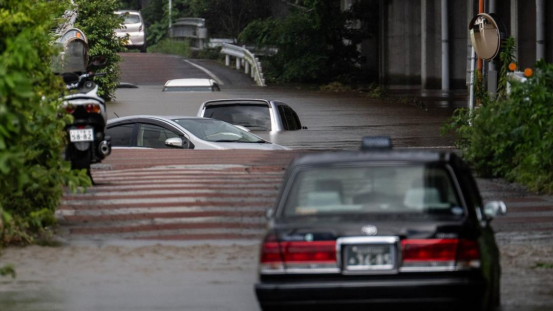 Record Rains Kill 8, Strand 7K in Japan