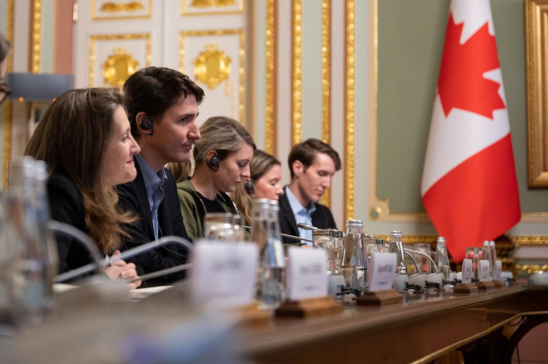 Watchdog: Intelligence Gathering Unit Puts Canadian Diplomats in Legal 'Gray Zone'