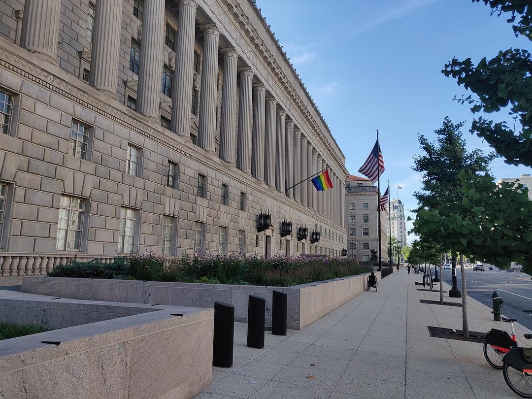 US GDP Expands at 4.9% Rate in 2-Year-Best