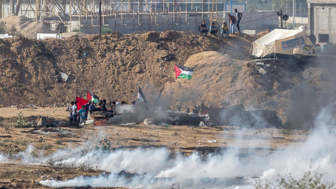 Explosion Kills 5 Palestinians During Gaza Protests